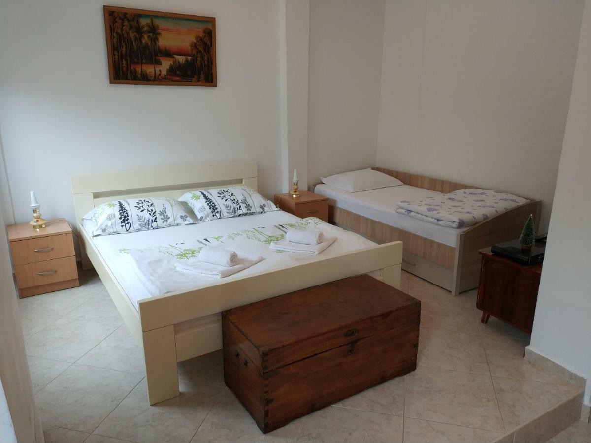 Apartment Monika Kotor Bagian luar foto